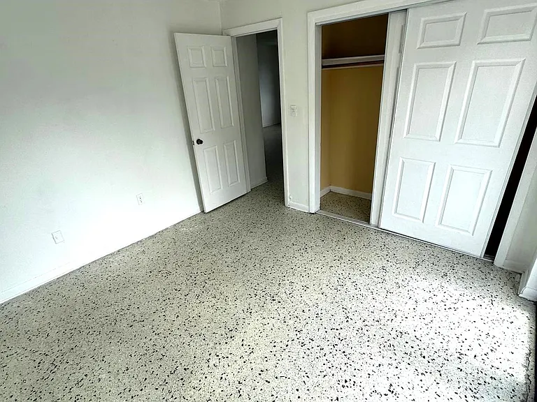 430 NW 9th Ave #3 — Photo 12