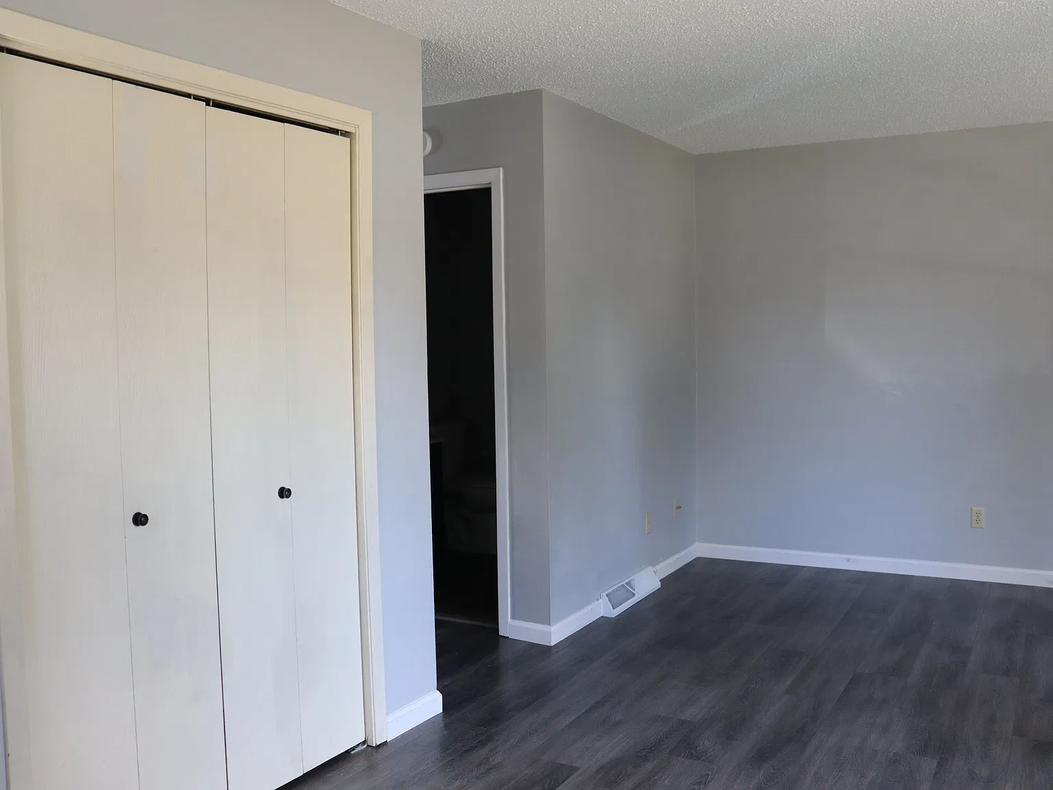 3 bed, 1.5 bath, 1416 sqft, $2,190 — Photo 4