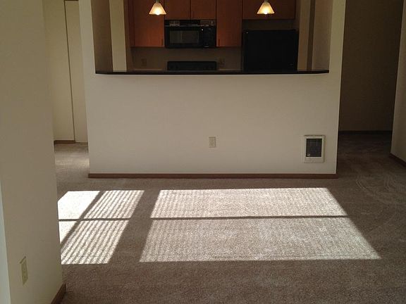 3rd image of 424 Yale Ave N #716