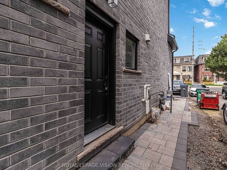 77 Thomas St #LOWER — Photo 3
