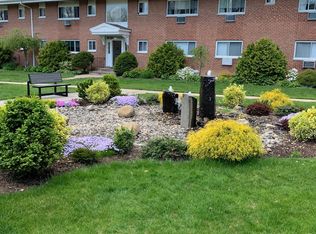 23 Wildwood Gdns APT D1, Pt Washington, NY 11050