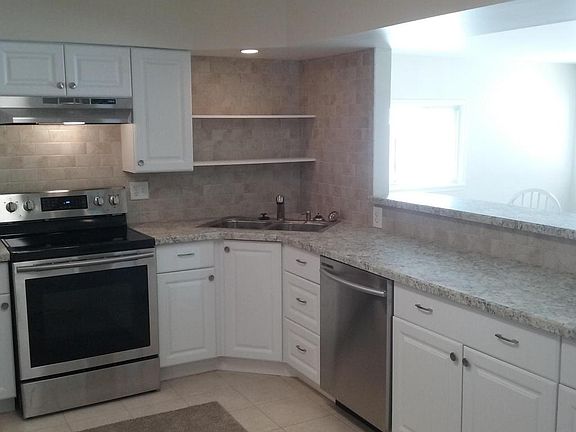 5th image of 2802 Adams St