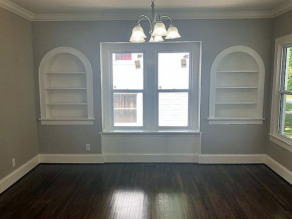 3rd image of 309 W 6th St