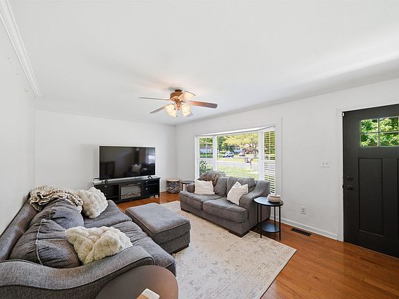 5th image of 4902 W Hopewood Ln