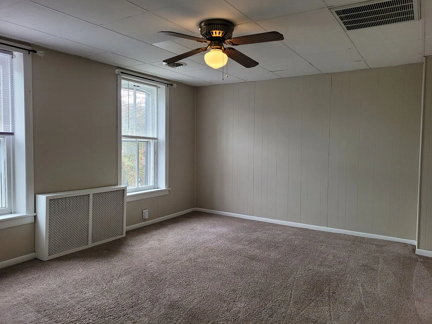232 E King St — Photo 3