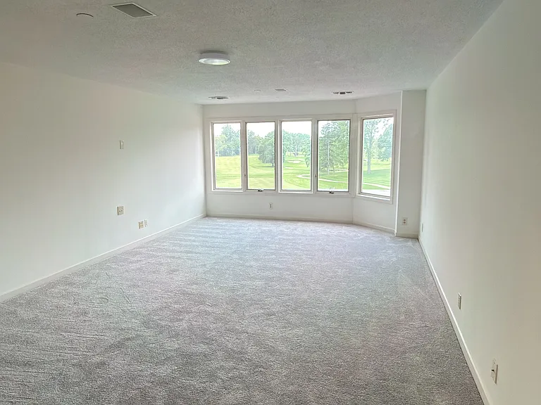 Chelsea Condos — Photo 48