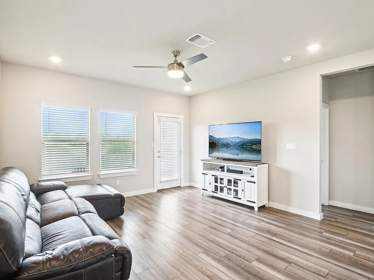 1208 Tipton St — Photo 15