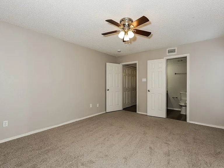 4008 Shackelford Dr — Photo 10
