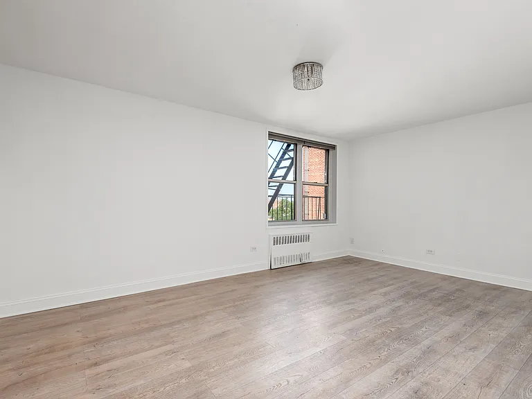60-11 Broadway #5E — Photo 11