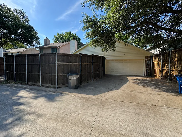 649 Albrook Dr — Photo 2