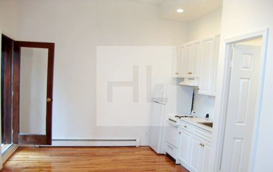 2nd image of 152 5th Ave #22