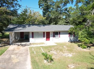 540 4th St, Chipley, FL 32428
