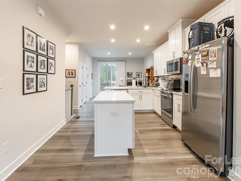 924 Broad River Ln — Photo 27