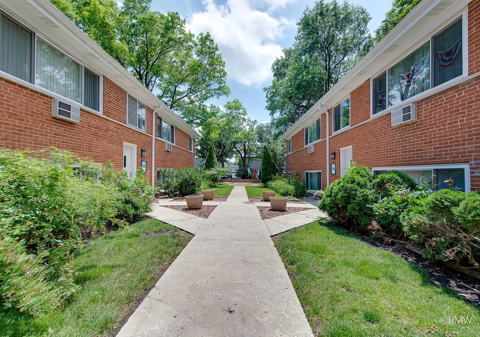 2 bed, 655 sqft, $1,850 — Photo 2