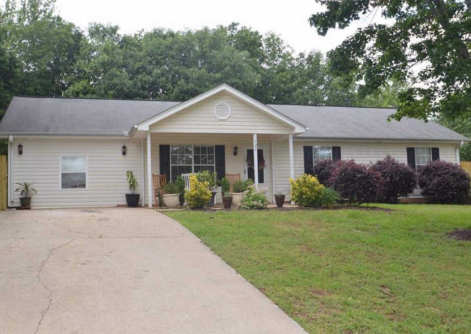 1st image of 127 Fernwood Dr