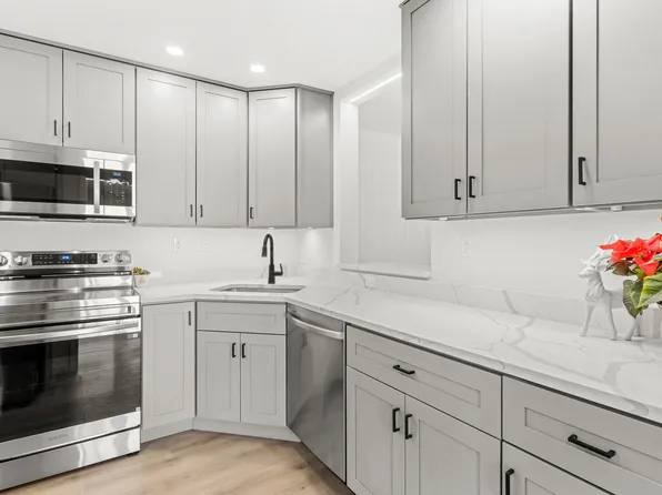 2 Scituate Place #1, Merrimack, NH 03054