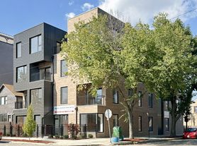 2100 W 18th Pl