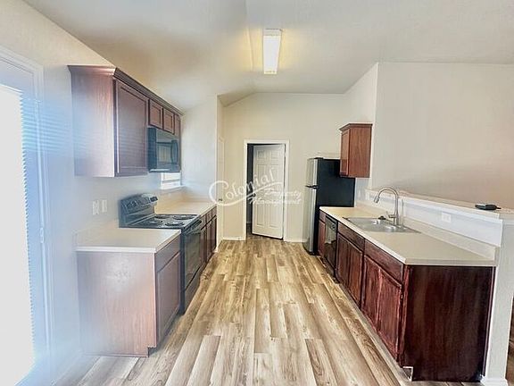 5th image of 304 Aries Ave