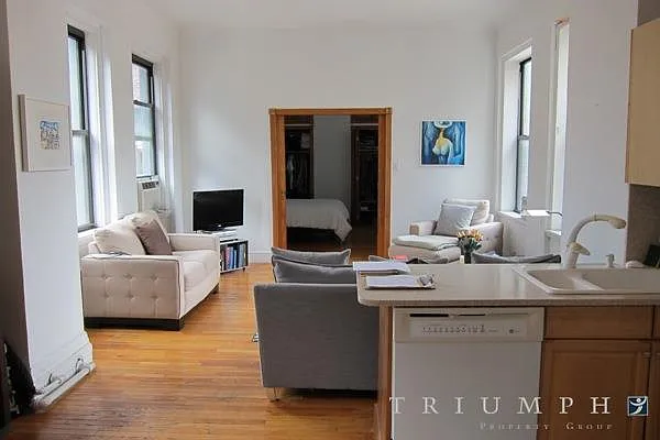 Rented by Triumph Property Group | media 29