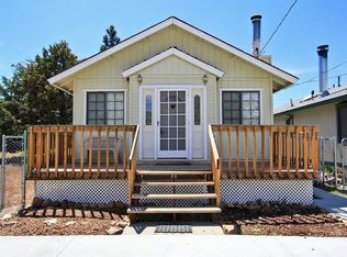 913 Spruce Ln, Big Bear City, CA 92314