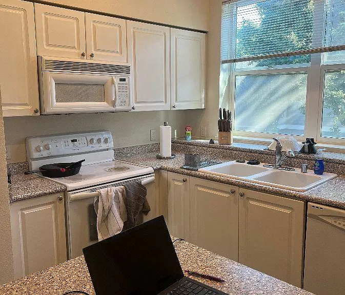 724 SE Fairwinds Loop — Photo 24