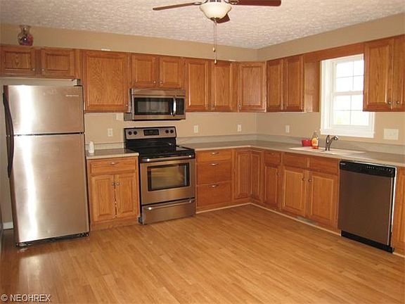 5th image of 16750 Gonzales Ave