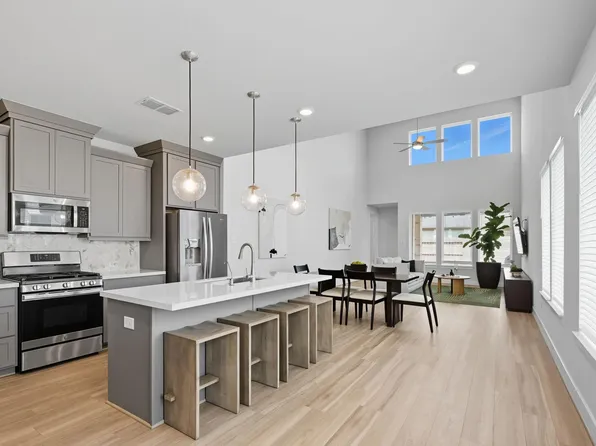 21810 Fitzroy Manor Ln, Cypress, TX 77433