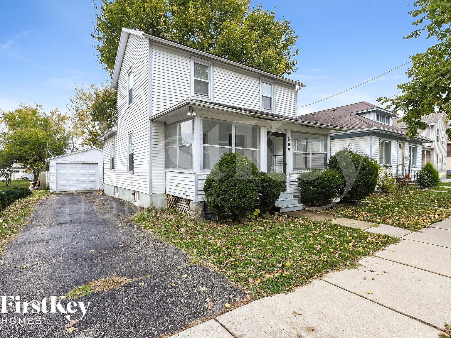 3 bed, 1.0 bath, 1500 sqft, $2,280 — Photo 2
