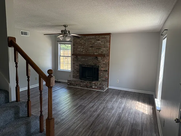 566 Fairfield Way — Photo 3
