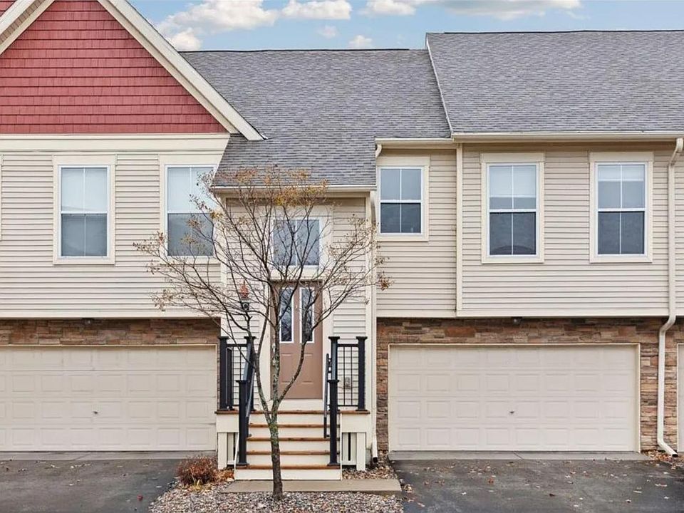 Townhome's front