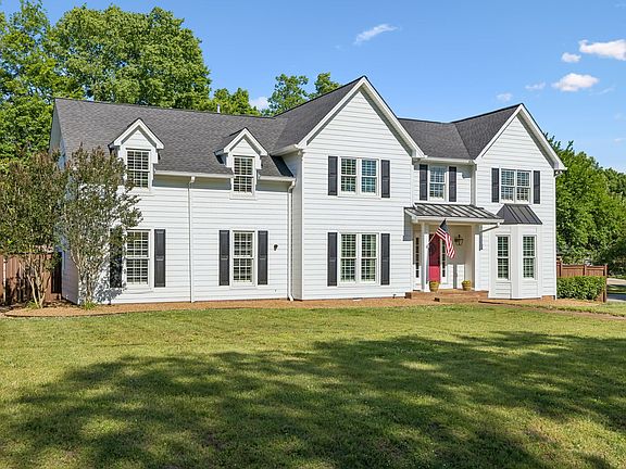 4th image of 100 Deerfield Dr