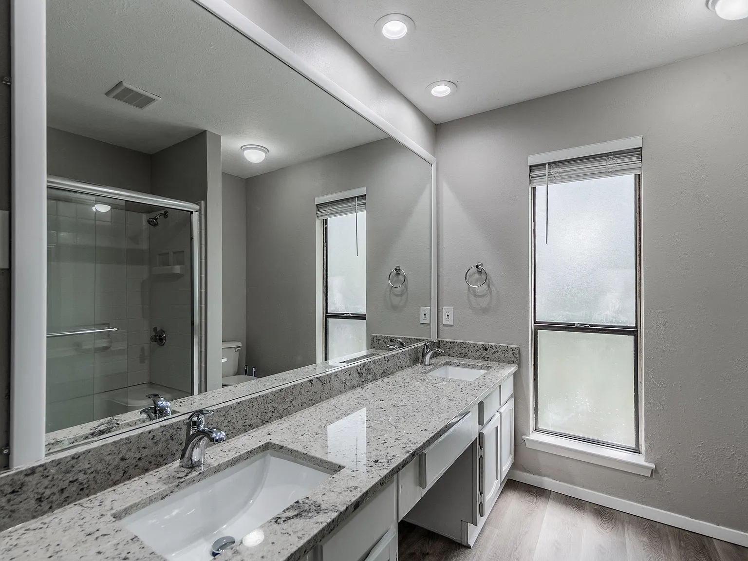 4 bed, 2.0 bath, 1635 sqft, $793 — Photo 3
