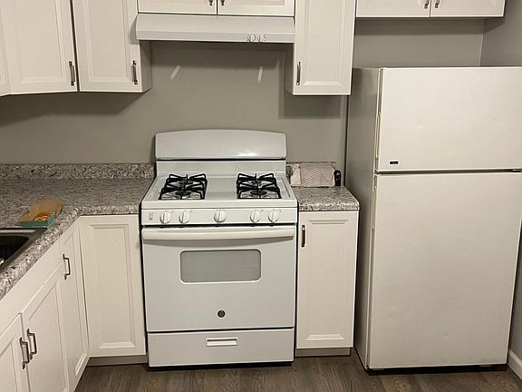 3rd image of 5211 N Glen Elm Dr