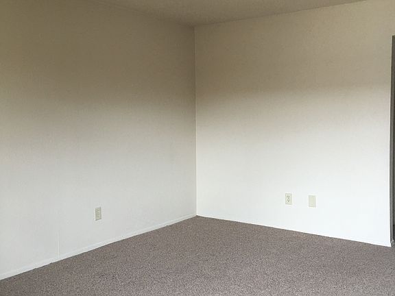 3rd image of 7145 Melrose Ln APT 22