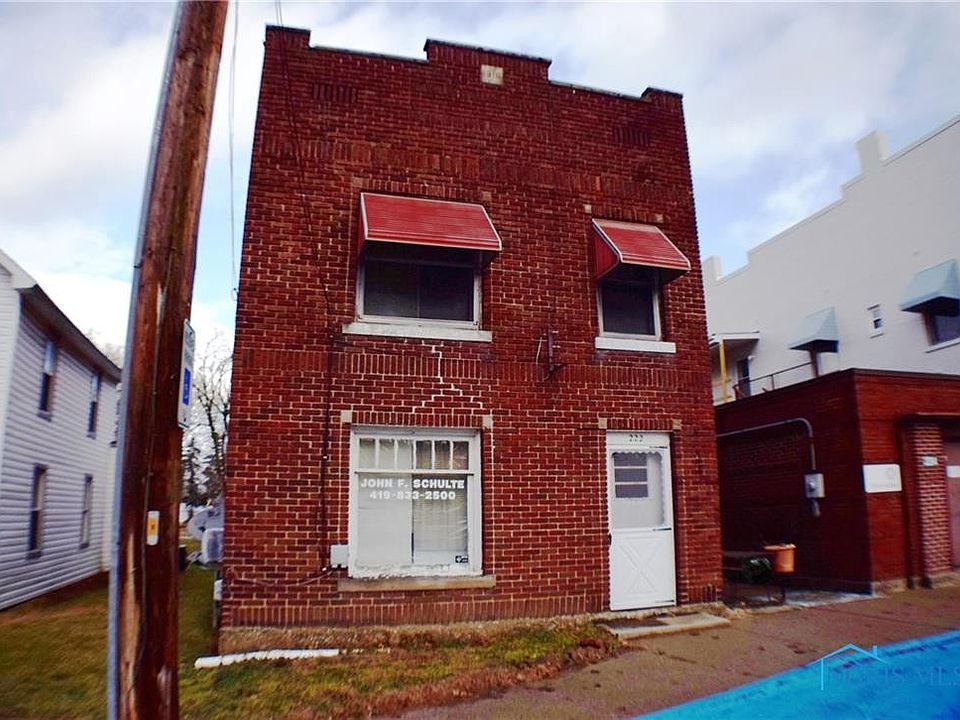 2nd image of 222 Main St