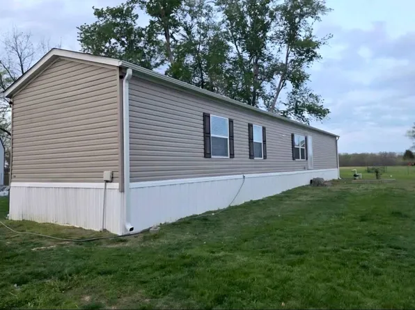 2143 County Road 1020 N, Fairfield, IL 62837