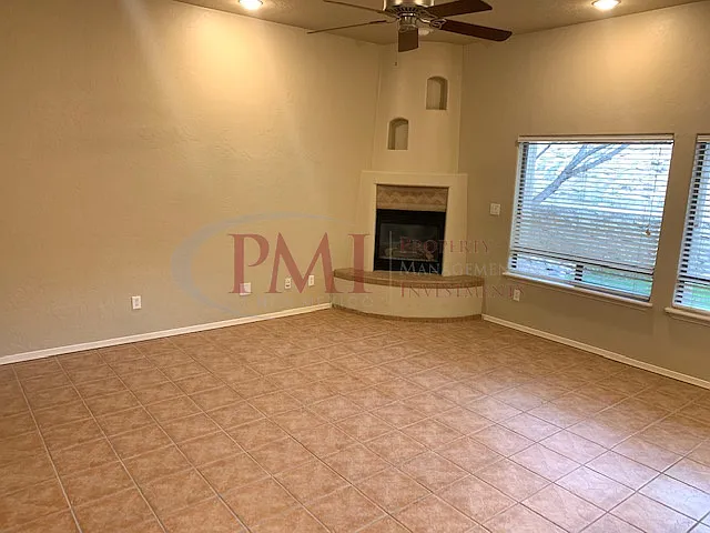 2220 Dakota Drive Unit A — Photo 4