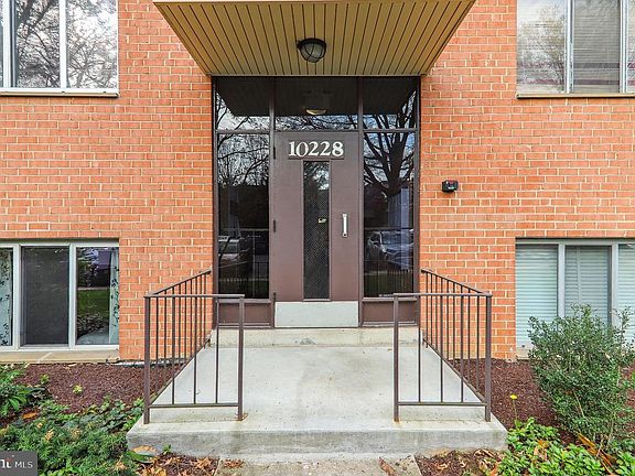 2nd image of 10228 Rockville Pik #201