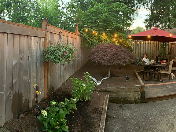 Park-like entertainers patio