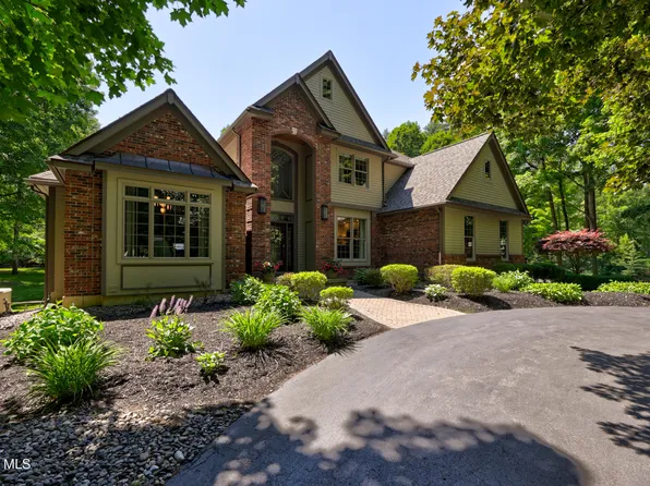 1 Oak Brook Boulevard, Saratoga Springs, NY 12866