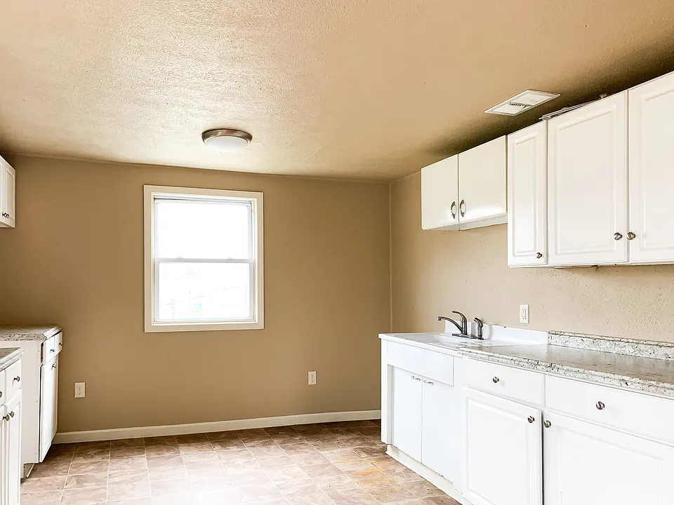 Kitchen (1)