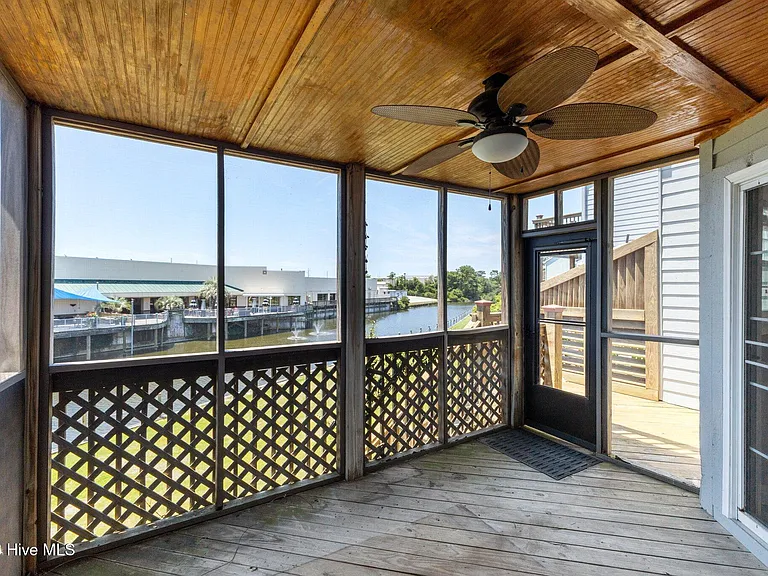8711 Plantation Dr #302 — Photo 23