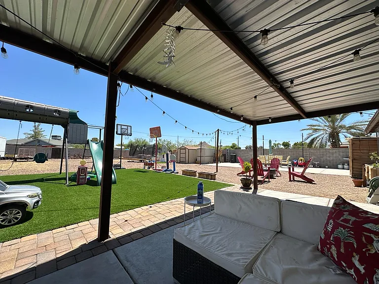 3215 E Sunnyside Ln — Photo 15