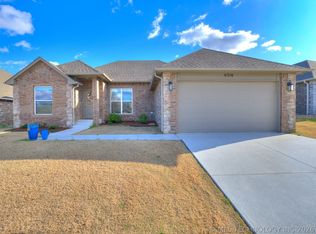 6316 E 146th St S, Bixby, OK 74008