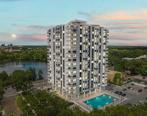 2 bed, 1189 sqft, $2,100 — Photo 3