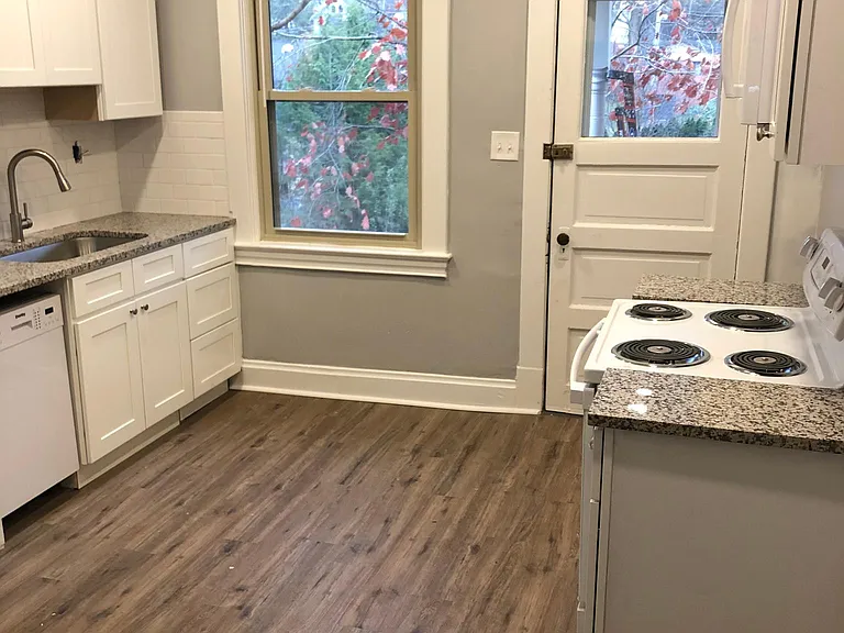 141 Dunbar Ave #1 — Photo 4