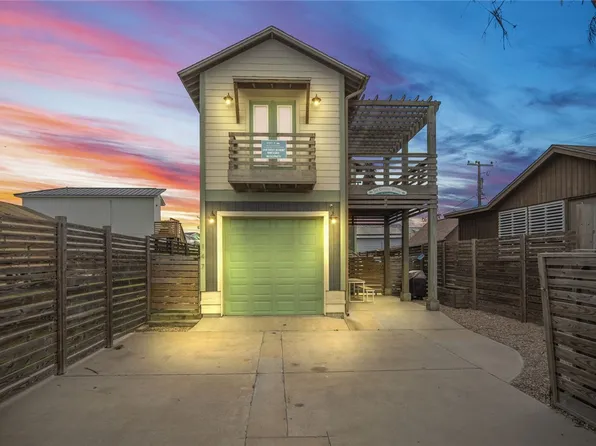 147 W Brundrett Ave, Pt Aransas, TX 78373