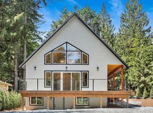 12017 Grouse Ln, Glacier, WA 98244