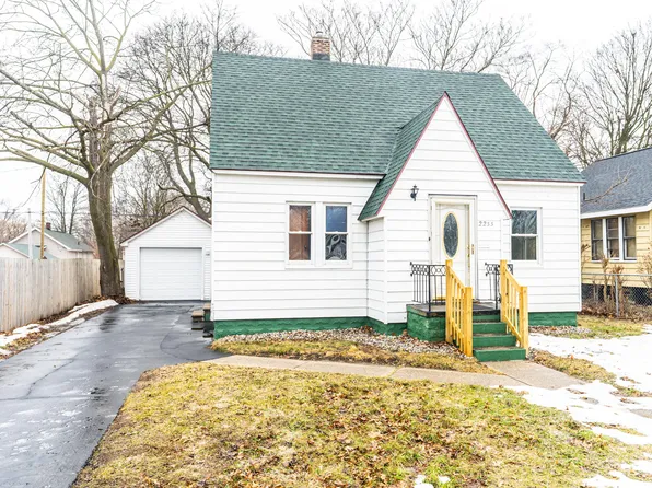 2233 7th St, Muskegon Heights, MI 49444