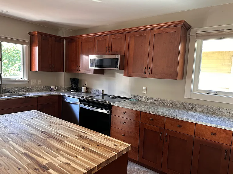 205 E Chinook St — Photo 5